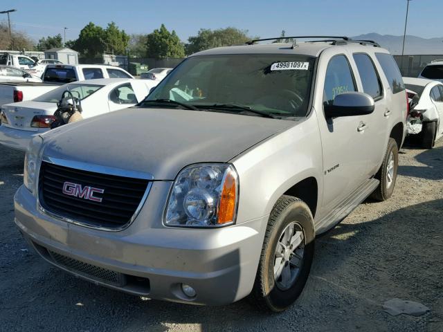 1GKFK13007J109749 - 2007 GMC YUKON SILVER photo 2