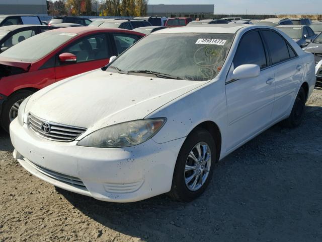 4T1BE32K35U550377 - 2005 TOYOTA CAMRY LE თეთრი ფოტო 2