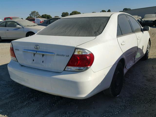 4T1BE32K35U550377 - 2005 TOYOTA CAMRY LE WHITE photo 4