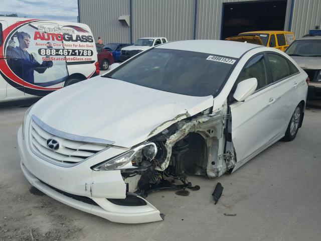 5NPEB4AC3BH121675 - 2011 HYUNDAI SONATA GLS WHITE photo 2