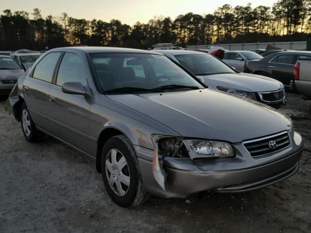 JT2BG22K5Y0520875 - 2000 TOYOTA CAMRY CE BEIGE photo 1