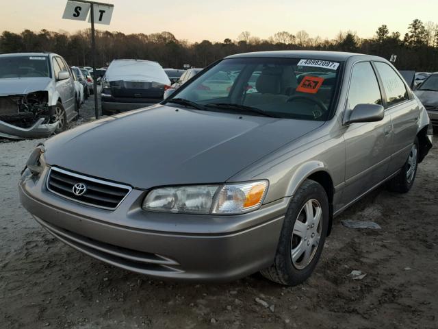 JT2BG22K5Y0520875 - 2000 TOYOTA CAMRY CE BEIGE photo 2