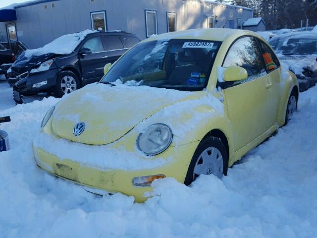 3VWCA21C6YM470540 - 2000 VOLKSWAGEN NEW BEETLE 黄色 照片 2