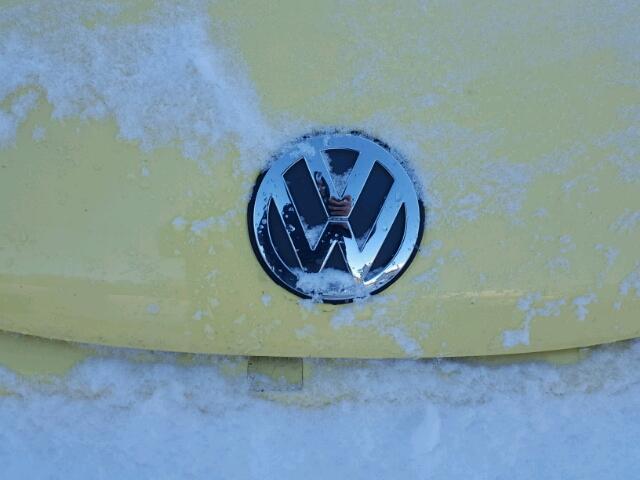 3VWCA21C6YM470540 - 2000 VOLKSWAGEN NEW BEETLE 黄色 照片 9