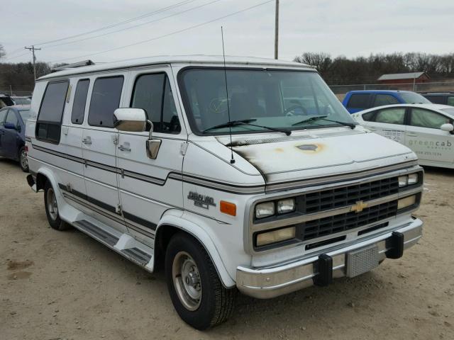 1GBEG25K3PF302241 - 1993 CHEVROLET G20 WHITE photo 1