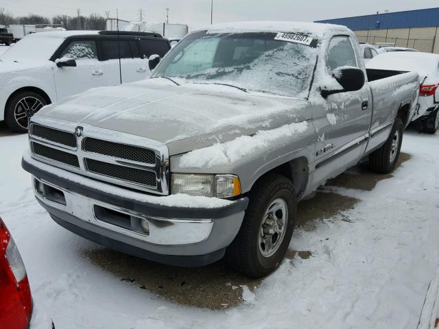 1B7HC16Z0WS534506 - 1998 DODGE RAM 1500 SILVER photo 2