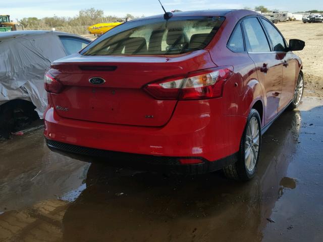 1FAHP3H28CL210781 - 2012 FORD FOCUS SEL RED photo 4