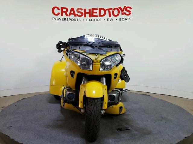 1HFSC47073A201458 - 2003 HONDA GL1800 YELLOW photo 3