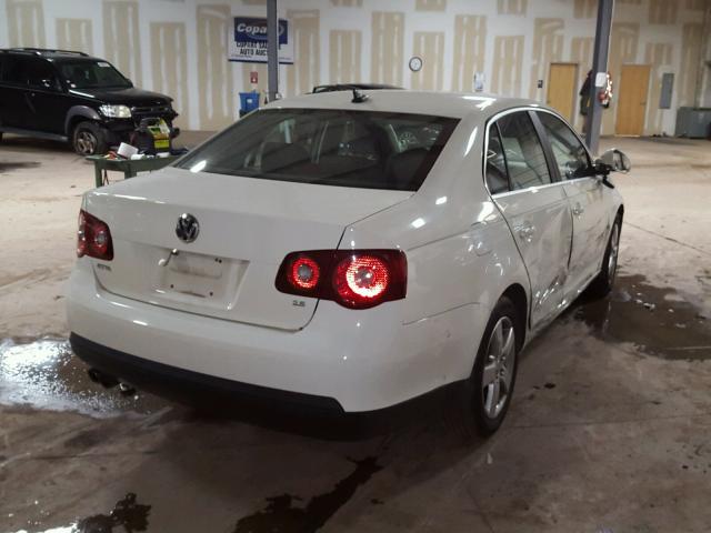 3VWRZ71KX8M059004 - 2008 VOLKSWAGEN JETTA SE أبيض صورة 4