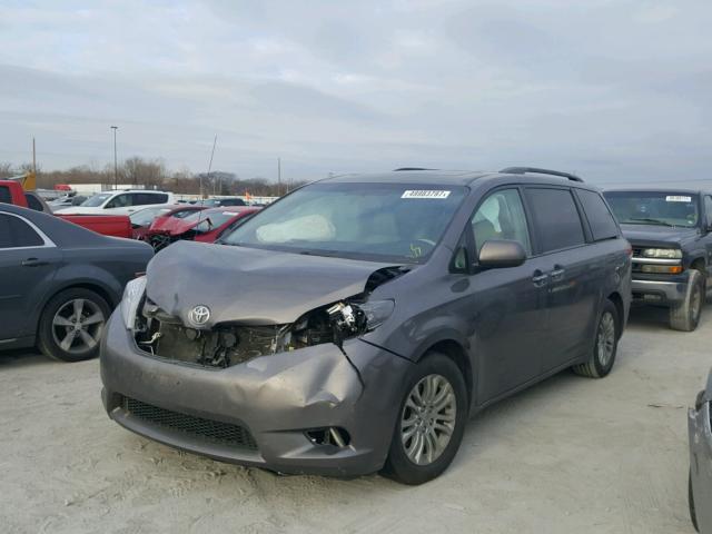 5TDYK3DC2ES468593 - 2014 TOYOTA SIENNA XLE GRAY photo 2