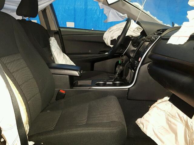 4T1BF1FK6GU246765 - 2016 TOYOTA CAMRY LE ნაცრისფერი ფოტო 5