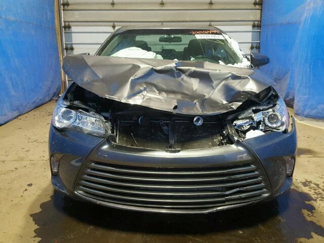 4T1BF1FK6GU246765 - 2016 TOYOTA CAMRY LE GRAY photo 9