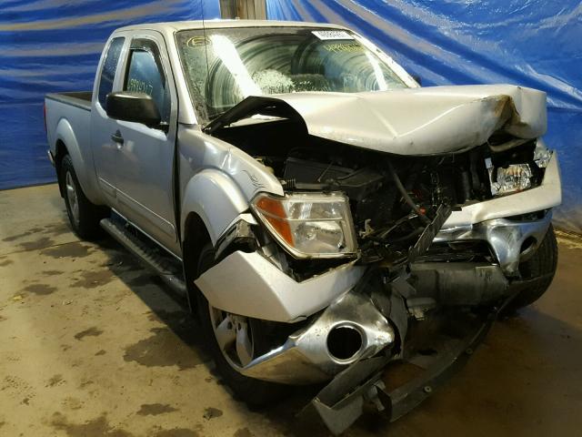 1N6AD06W05C416430 - 2005 NISSAN FRONTIER K SILVER photo 1