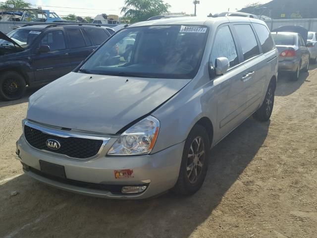 KNDMG4C77E6551835 - 2014 KIA SEDONA LX SILVER photo 2