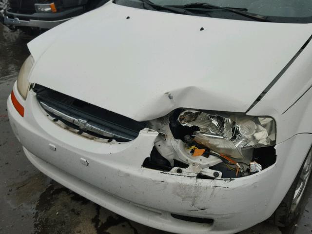 KL1TD56696B522320 - 2006 CHEVROLET AVEO BASE WHITE photo 9