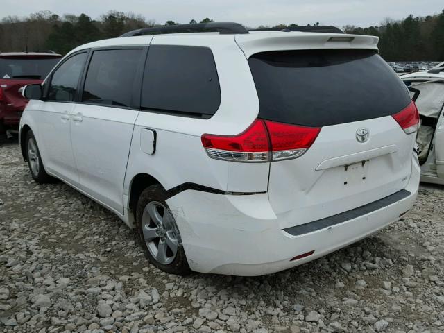 5TDKK3DC2CS195514 - 2012 TOYOTA SIENNA LE WHITE photo 3