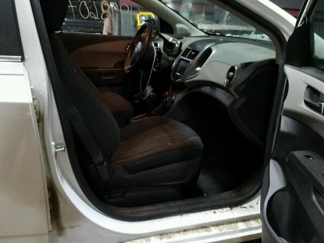 1G1JC5SH4D4153127 - 2013 CHEVROLET SONIC LT 白色 照片 5
