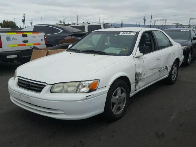 JT2BF22K110335912 - 2001 TOYOTA CAMRY CE WHITE photo 2