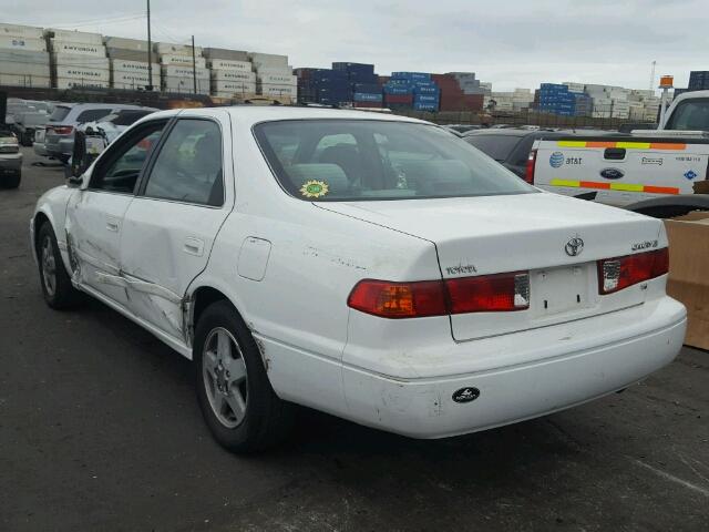 JT2BF22K110335912 - 2001 TOYOTA CAMRY CE WHITE photo 3