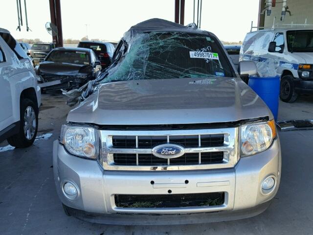 1FMCU0EG9CKC25500 - 2012 FORD ESCAPE LIM SILVER photo 9