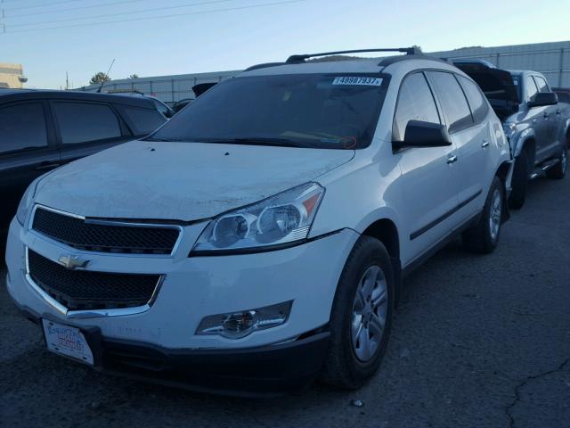 1GNKRFED9CJ128403 - 2012 CHEVROLET TRAVERSE L WHITE photo 2