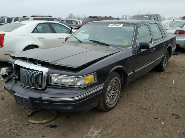 1LNLM81W1TY695979 - 1996 LINCOLN TOWN CAR E PURPLE photo 2