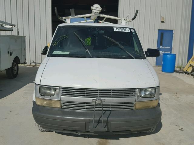 1GCDM19W61B115727 - 2001 CHEVROLET ASTRO WHITE photo 9