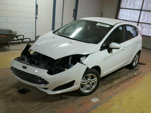 3FADP4EJXHM123406 - 2017 FORD FIESTA SE WHITE photo 2