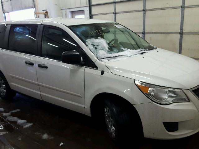 2V8HW44169R558955 - 2009 VOLKSWAGEN ROUTAN S WHITE photo 1