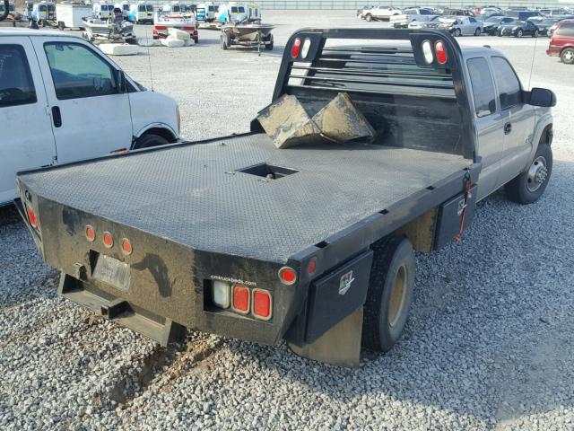 1GBJK39163E230536 - 2003 CHEVROLET SILVERADO SILVER photo 4