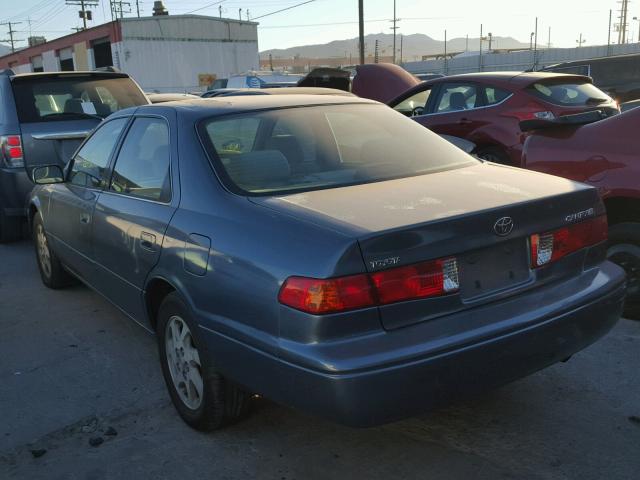 JT2BG22K610576619 - 2001 TOYOTA CAMRY CE GREEN photo 3