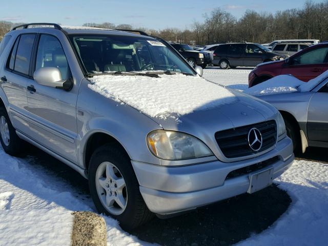 4JGAB54E9YA219509 - 2000 MERCEDES-BENZ ML 320 SILVER photo 1