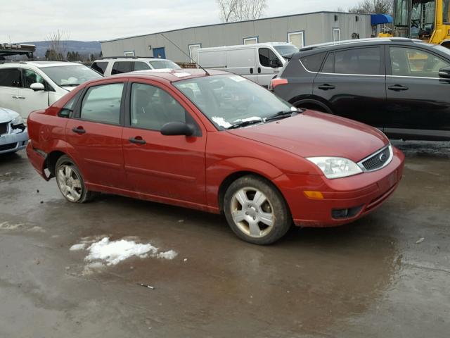 1FAFP34NX5W102462 - 2005 FORD FOCUS ZX4 BURGUNDY photo 1