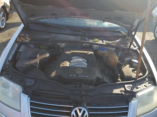 WVWWU63B75E135890 - 2005 VOLKSWAGEN PASSAT GLX SILVER photo 7