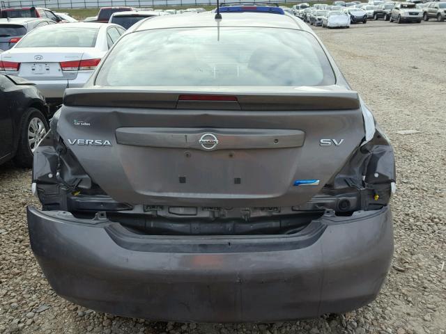 3N1CN7AP5EK444349 - 2014 NISSAN VERSA S GRAY photo 9