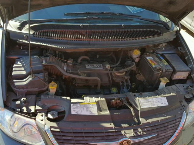 2C4GP54L44R518555 - 2004 CHRYSLER TOWN & COU GRAY photo 7