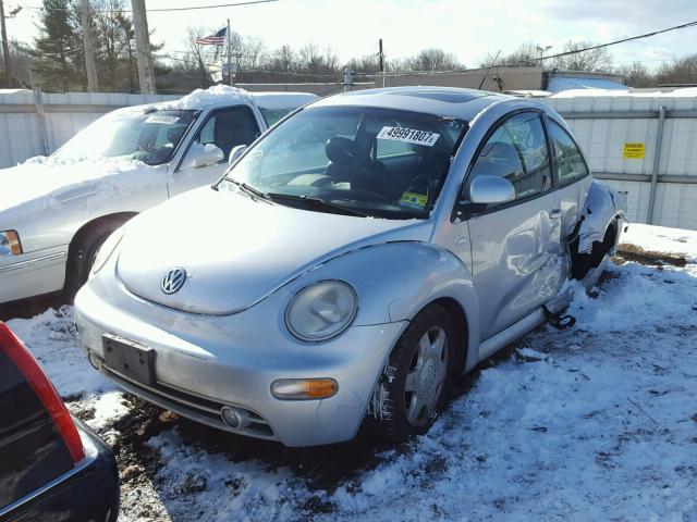 3VWCC21C6YM431182 - 2000 VOLKSWAGEN NEW BEETLE SILVER photo 2