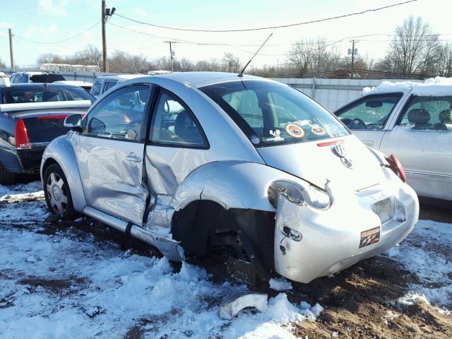 3VWCC21C6YM431182 - 2000 VOLKSWAGEN NEW BEETLE 银色 照片 3