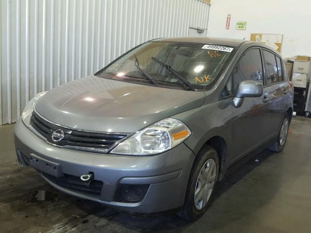 3N1BC1CP7CK282457 - 2012 NISSAN VERSA S GRAY photo 2