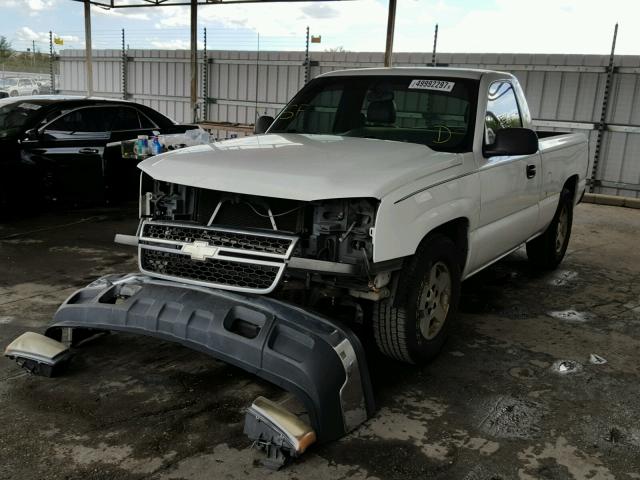 3GCEC14X46G210339 - 2006 CHEVROLET SILVERADO WHITE photo 2