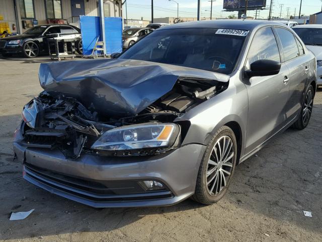 3VWD17AJ8FM428013 - 2015 VOLKSWAGEN JETTA SE CHARCOAL photo 2