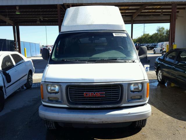 1GTHG39R511187670 - 2001 GMC SAVANA G35 WHITE photo 9