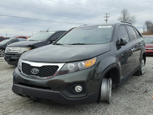 5XYKTCA13BG105492 - 2011 KIA SORENTO BA GREEN photo 2