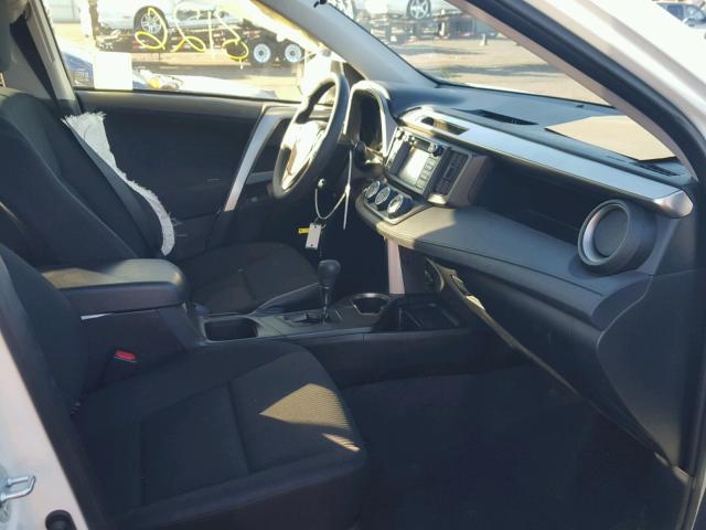 JTMZFREV2HJ143567 - 2017 TOYOTA RAV4 LE Ağ foto 5