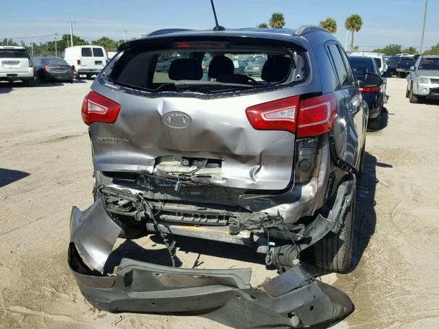 KNDPB3A25B7119957 - 2011 KIA SPORTAGE L SILVER photo 9