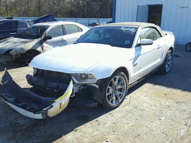 1ZVBP8FF7B5110223 - 2011 FORD MUSTANG GT WHITE photo 2