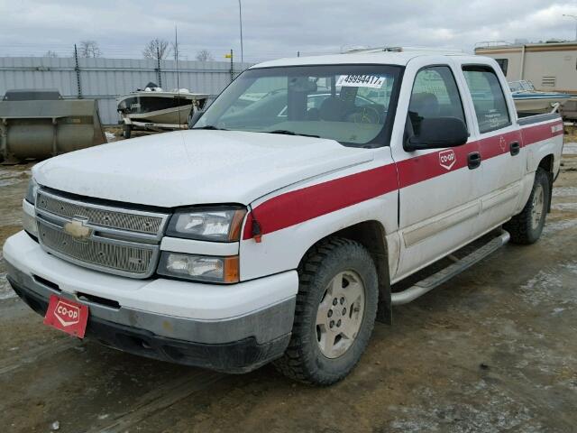 2GCEC13T361273052 - 2006 CHEVROLET SILVERADO WHITE photo 2