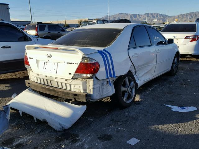 4T1BA30K75U071832 - 2005 TOYOTA CAMRY SE WHITE photo 4