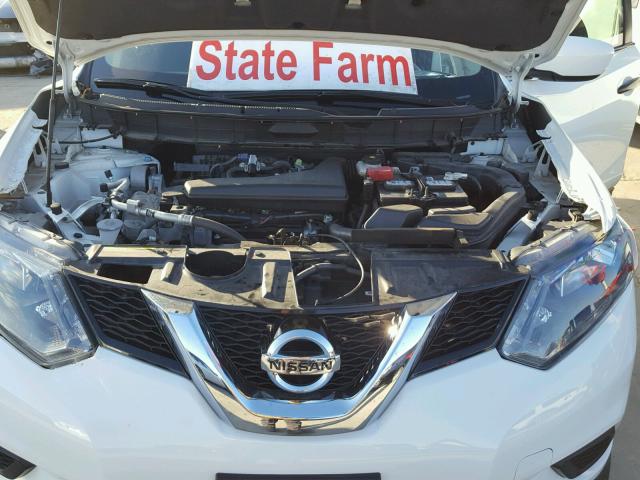 5N1AT2MT9GC772769 - 2016 NISSAN ROGUE S WHITE photo 7