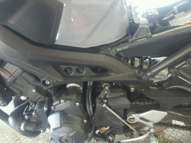 JYARN33Y5GA003150 - 2016 YAMAHA FZ09 C GRAY photo 7